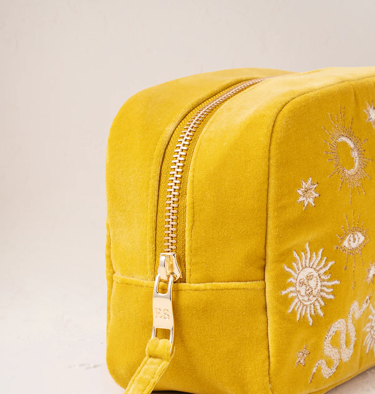 Alchemy Makeup Bag - Image 4