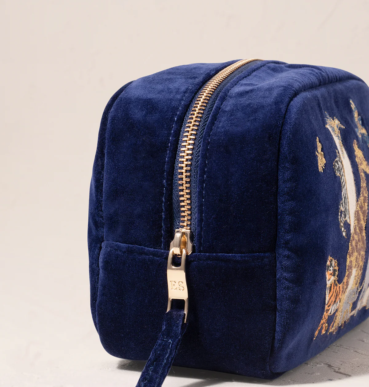 Alphabet Makeup Bag - Image 24