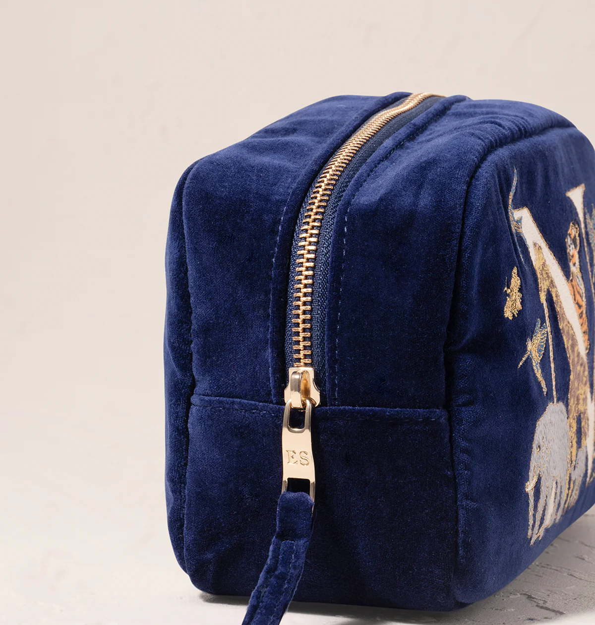 Alphabet Makeup Bag - Image 30