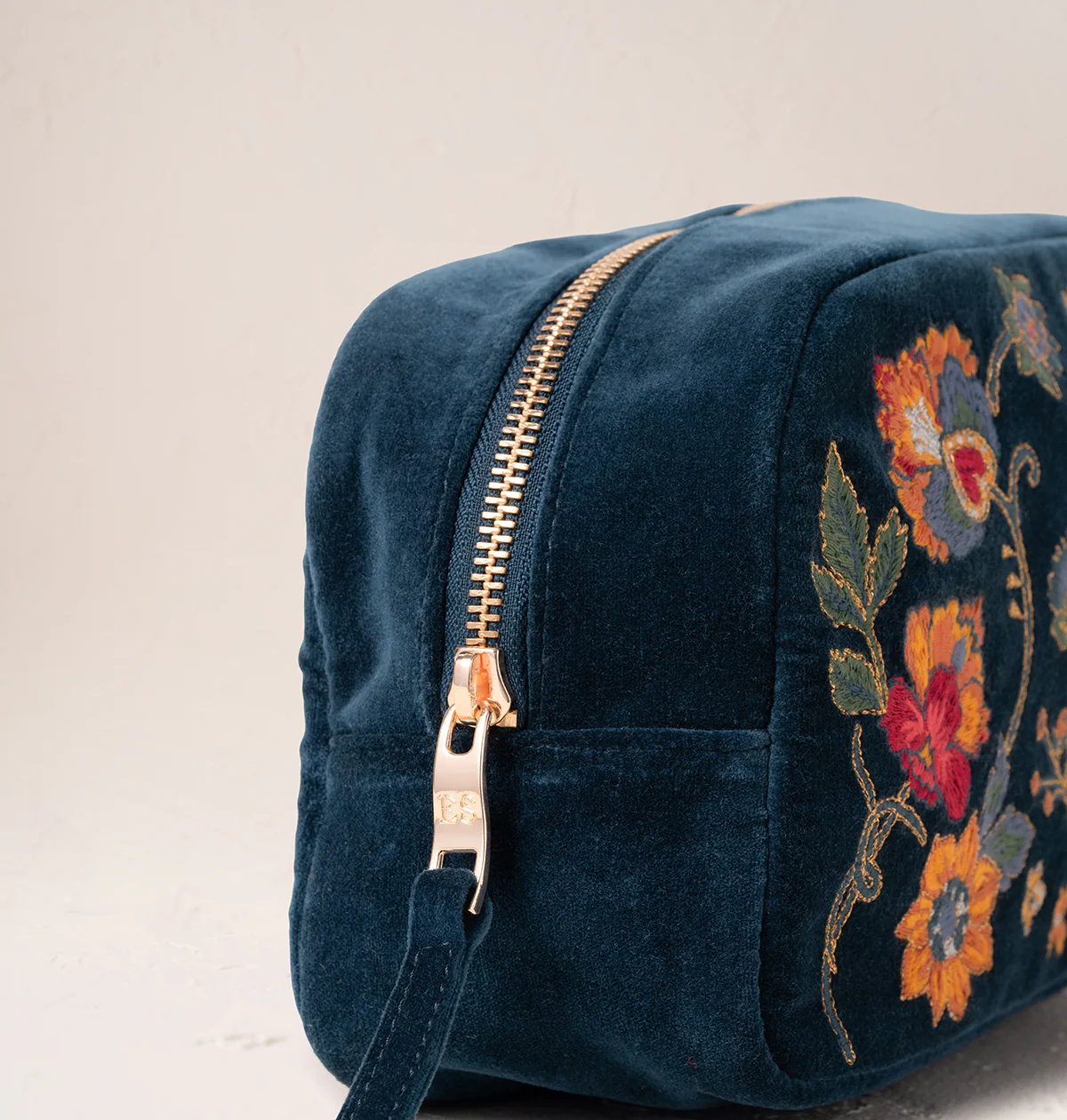 Botanical Garden Ink Blue Velvet Makeup Bag - Image 4