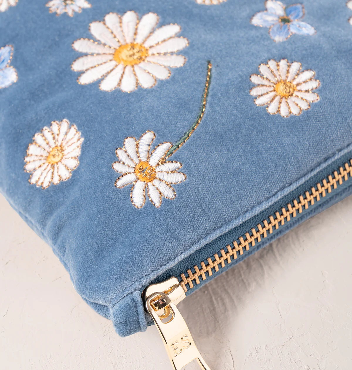Daisy Dream Everyday Pouch - Image 4