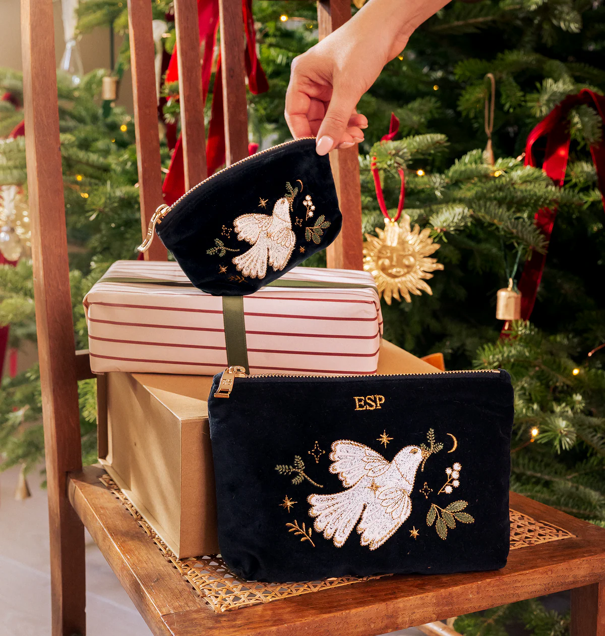 Doves of Peace Everyday Pouch - Image 2