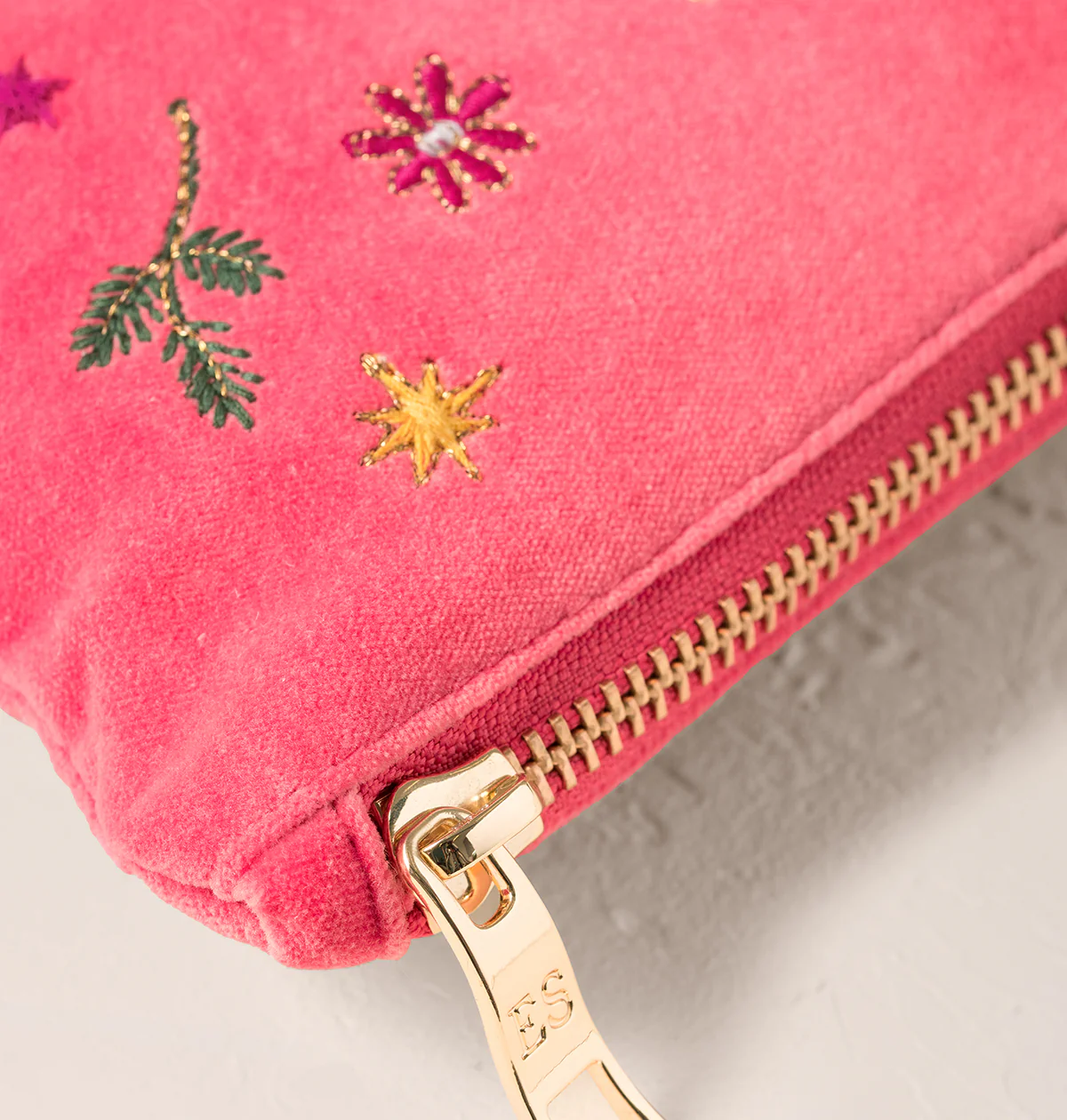 Doves of Peace Everyday Pouch - Image 3