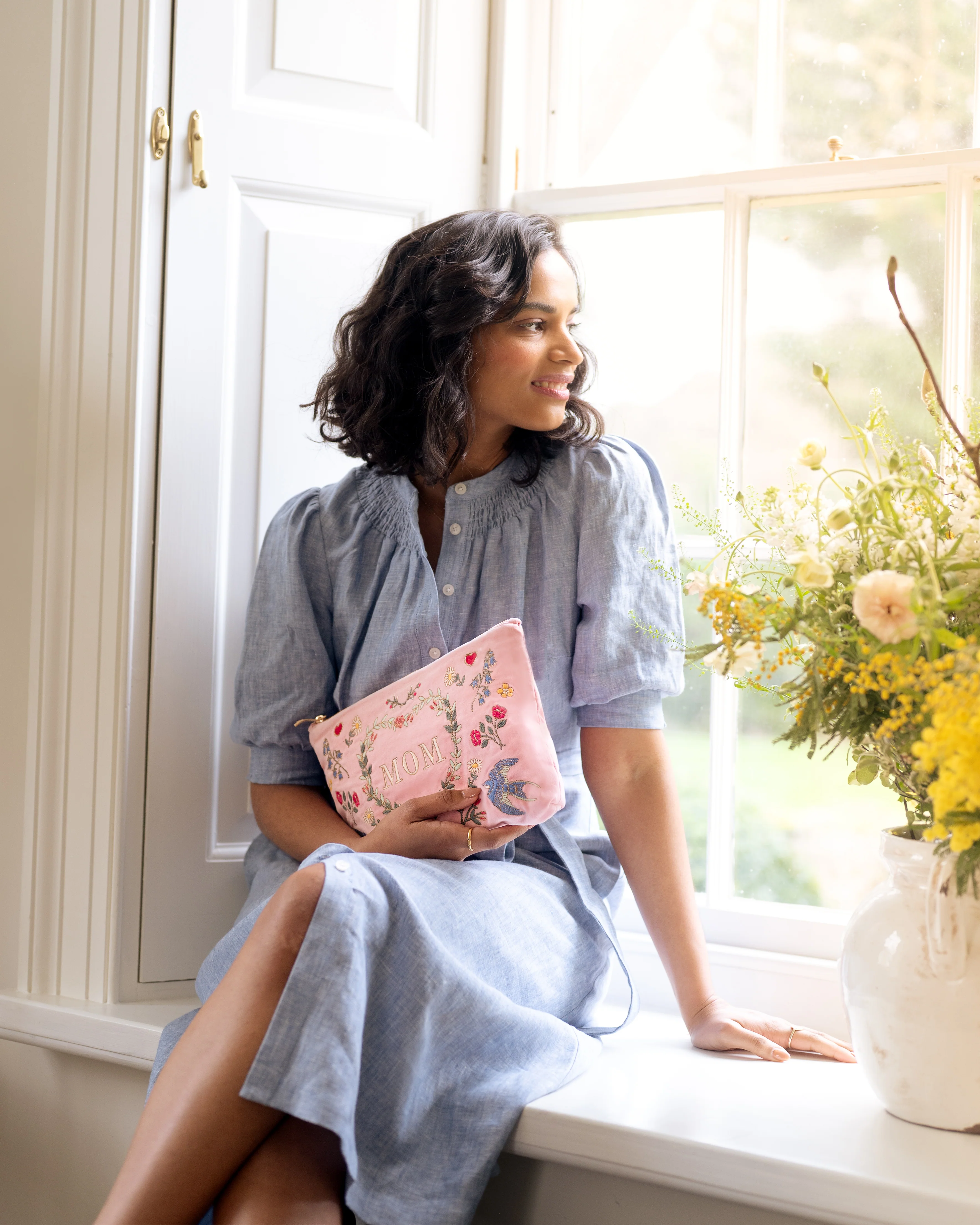 Earth Goddess Mom Everyday Pouch - Image 4