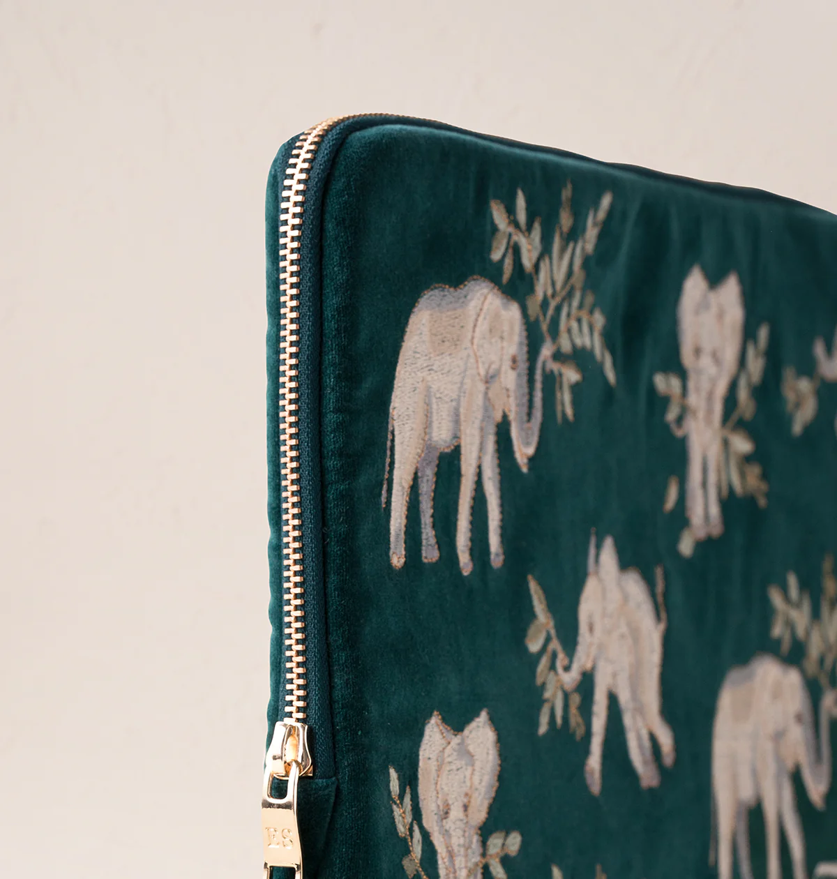Elephant Herd Laptop Case Large - Image 3