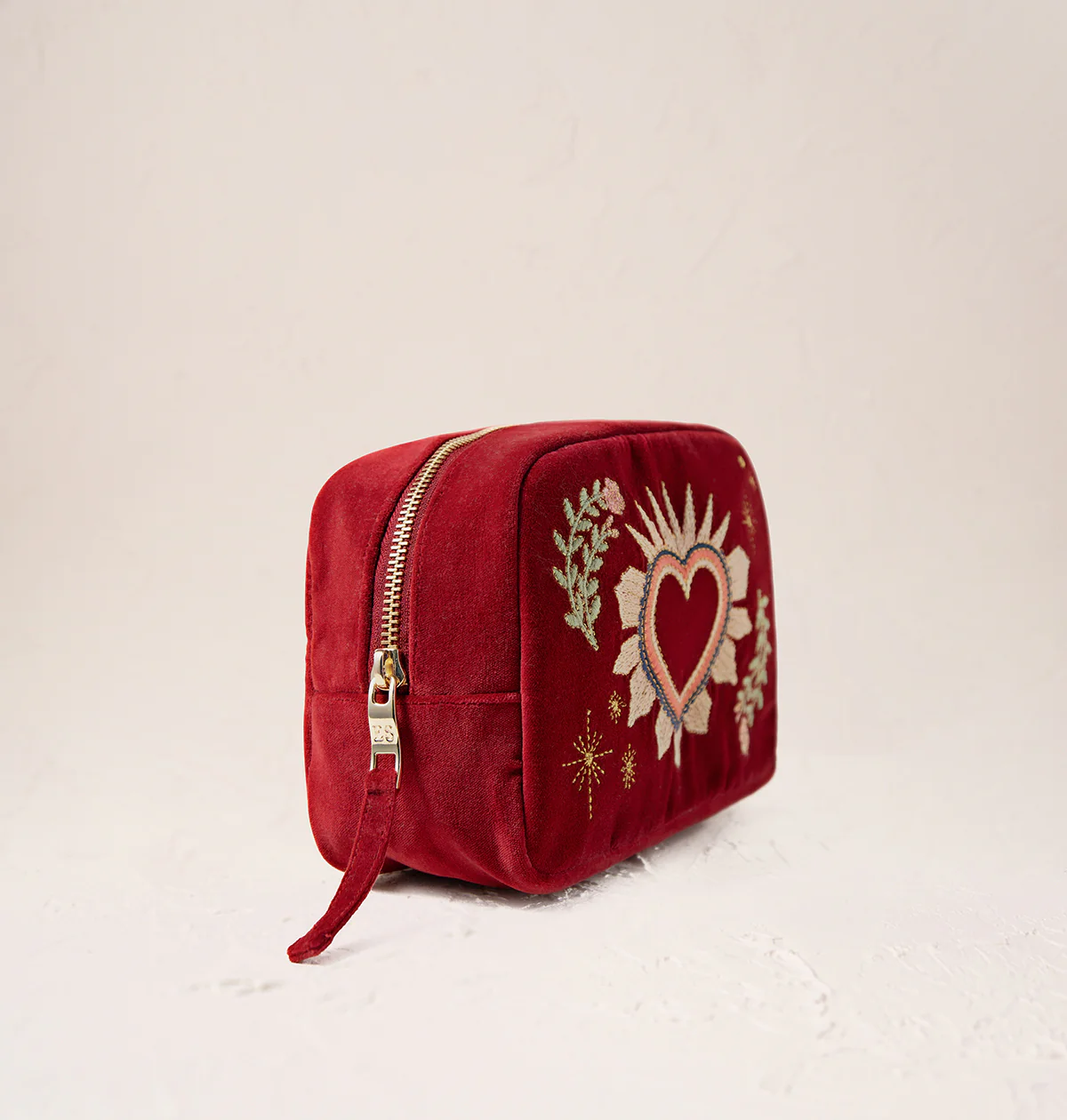 Enchanted Heart Makeup Bag - Image 4