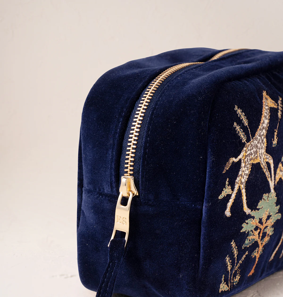 Giraffe Herd Makeup Bag - Image 3