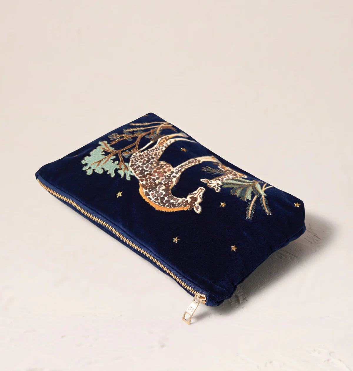 Giraffe Mother & Baby Everyday Pouch - Image 6