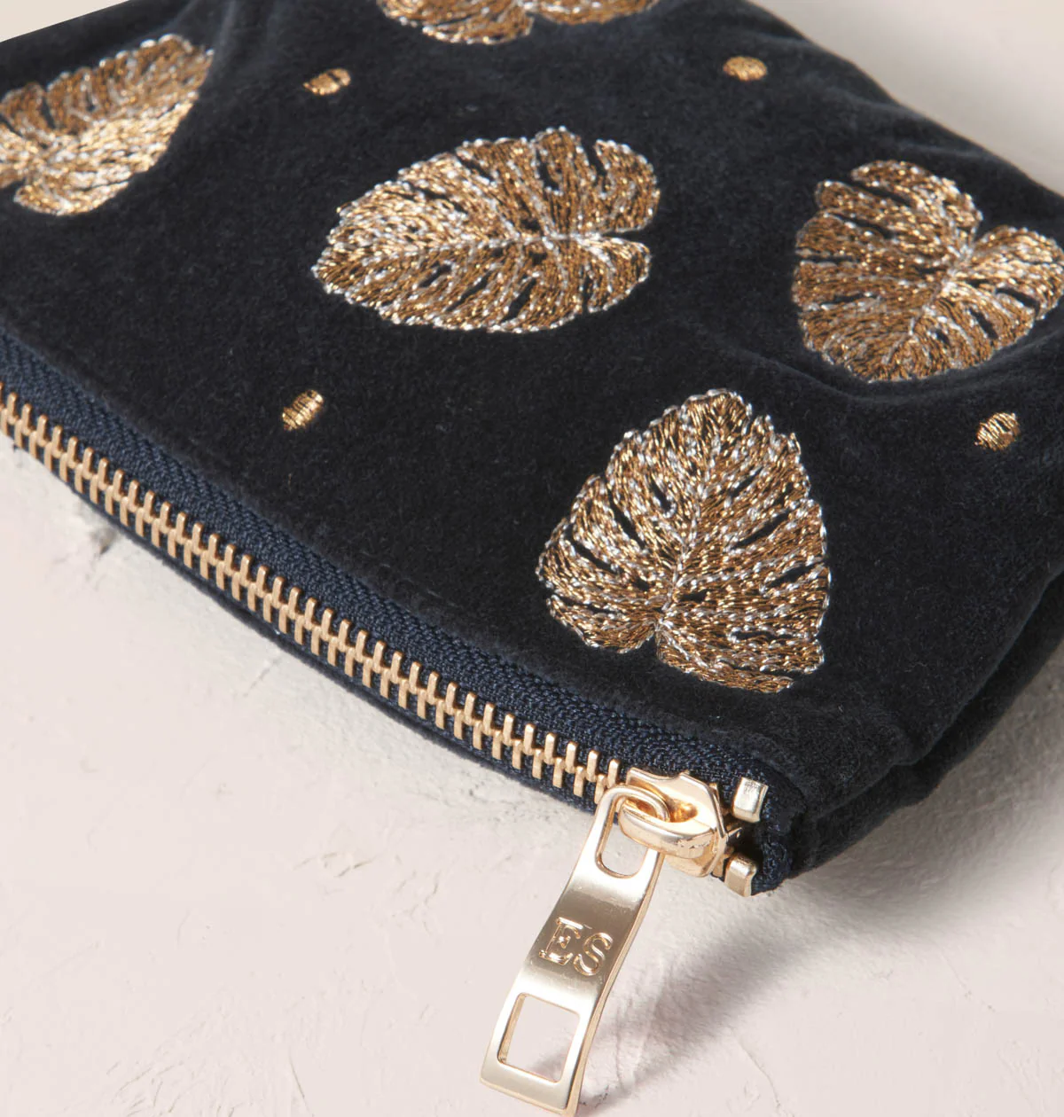Gold Jungle Leaf Coin Purse - Image 2