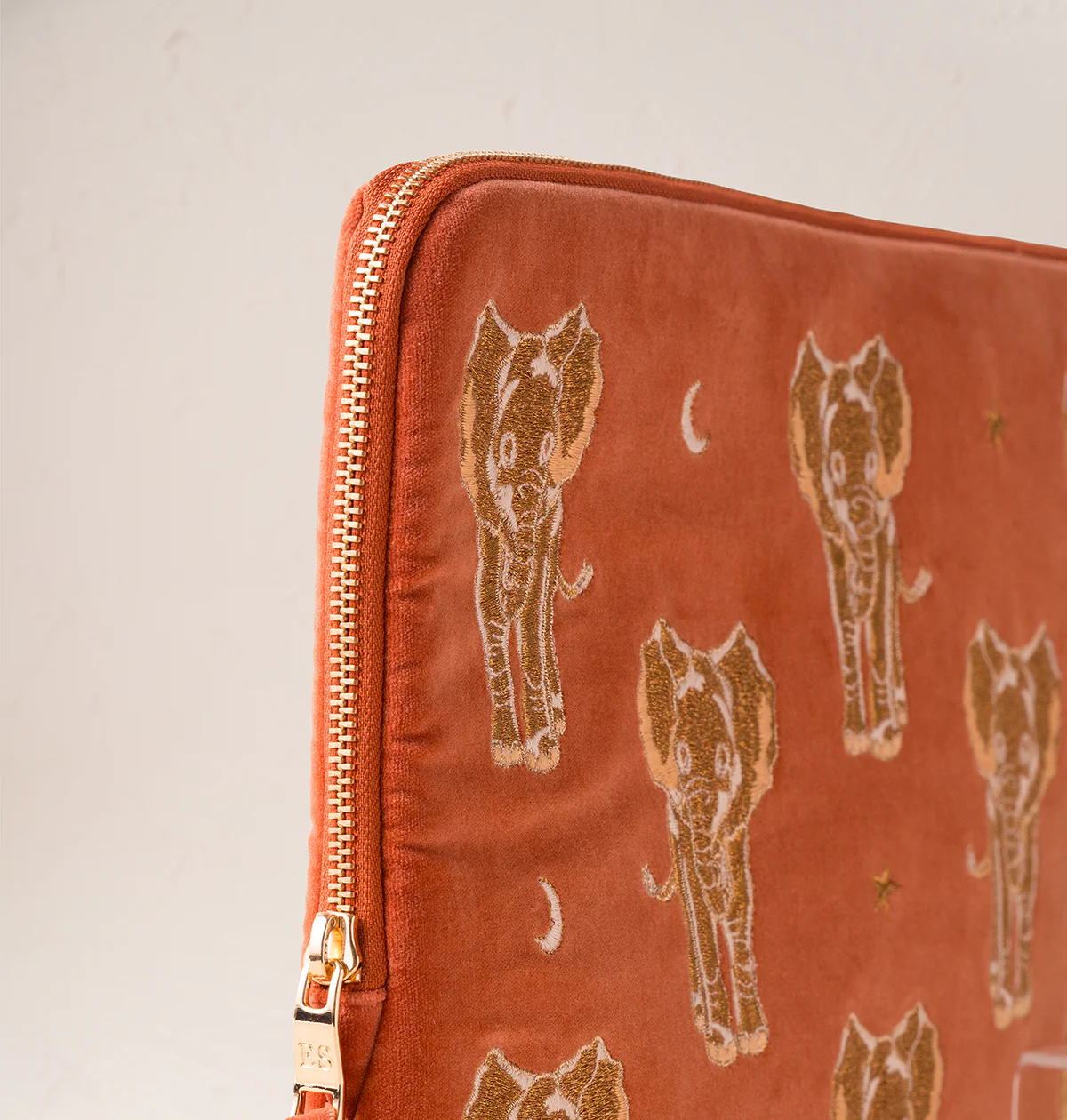 Golden Elephants Laptop Case Large - Image 3