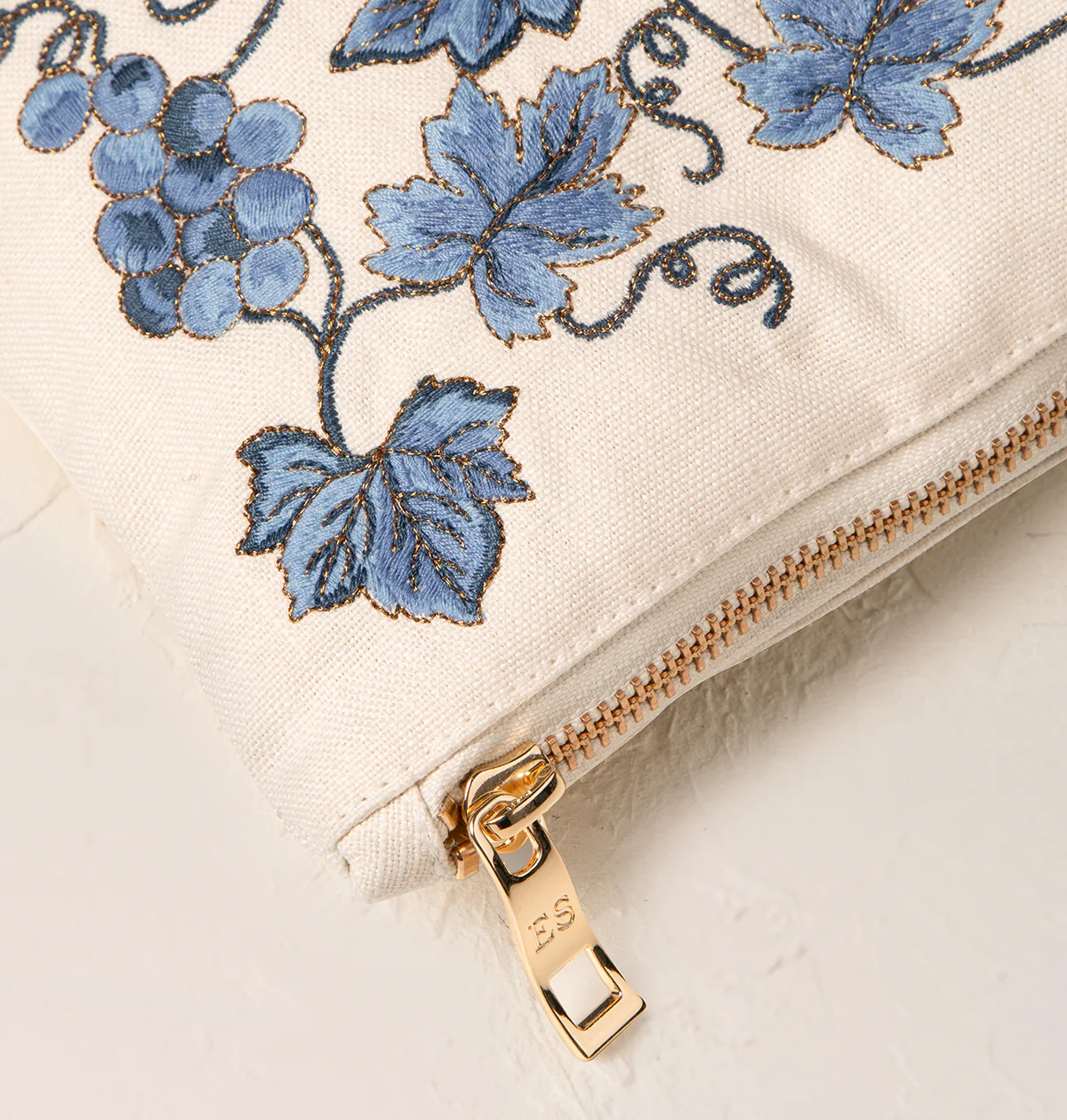Grapevine Everyday Pouch - Image 3