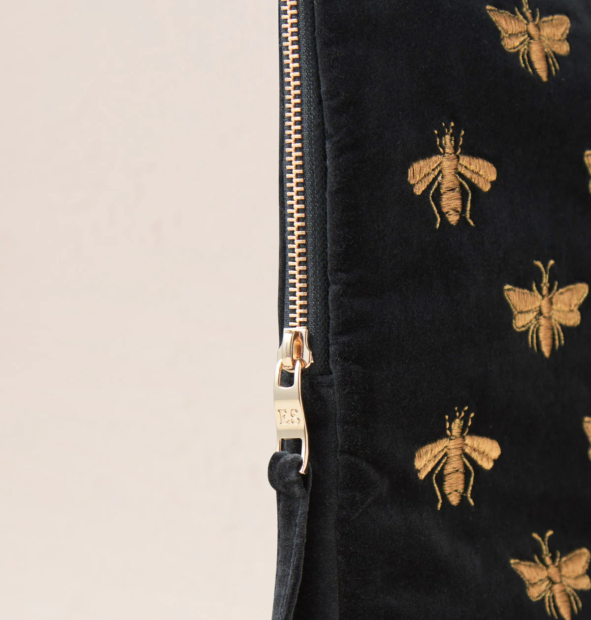 Honey Bee Laptop Sleeve Large - Image 4