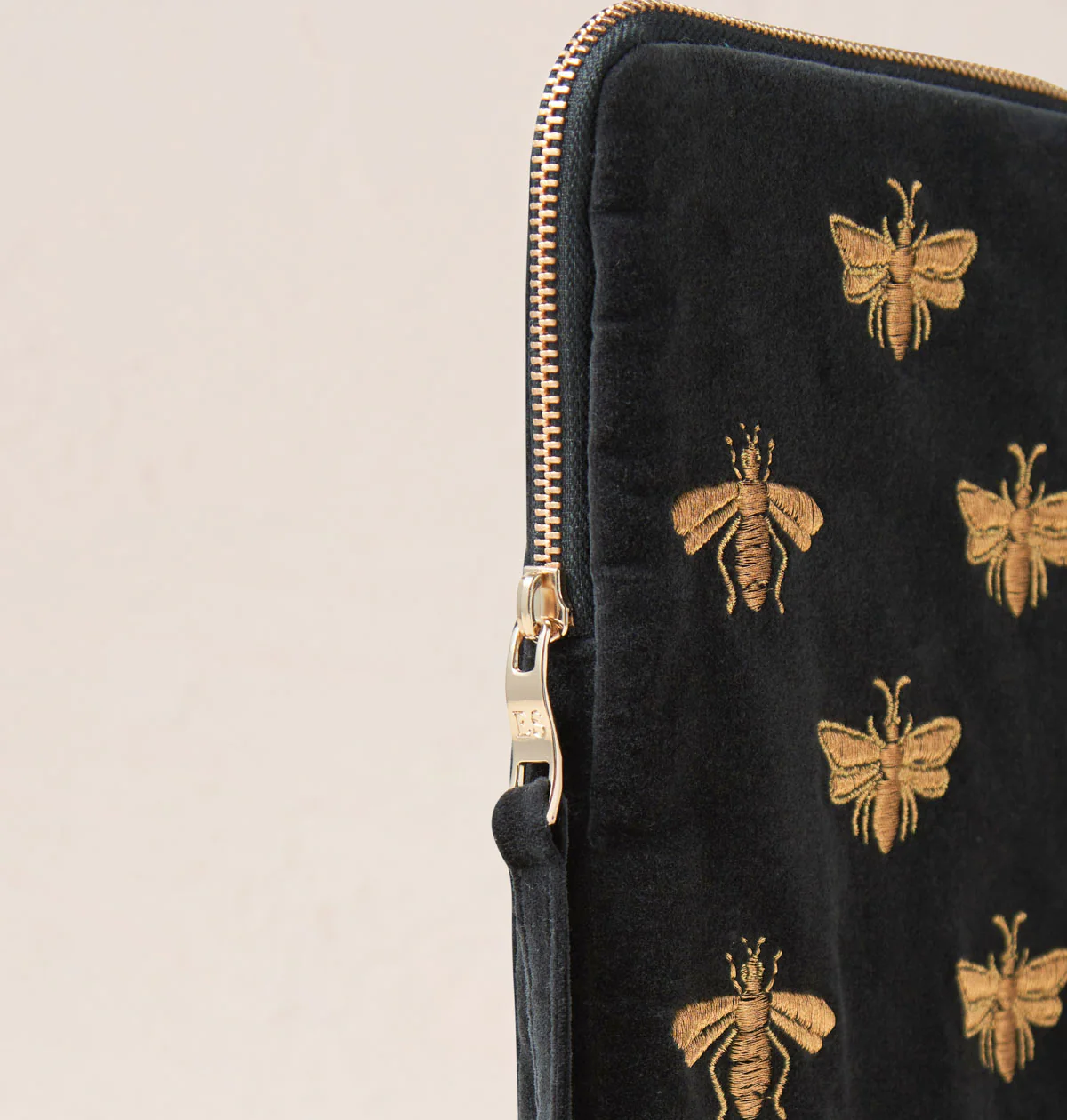 Honey Bee Laptop Sleeve Small - Image 4