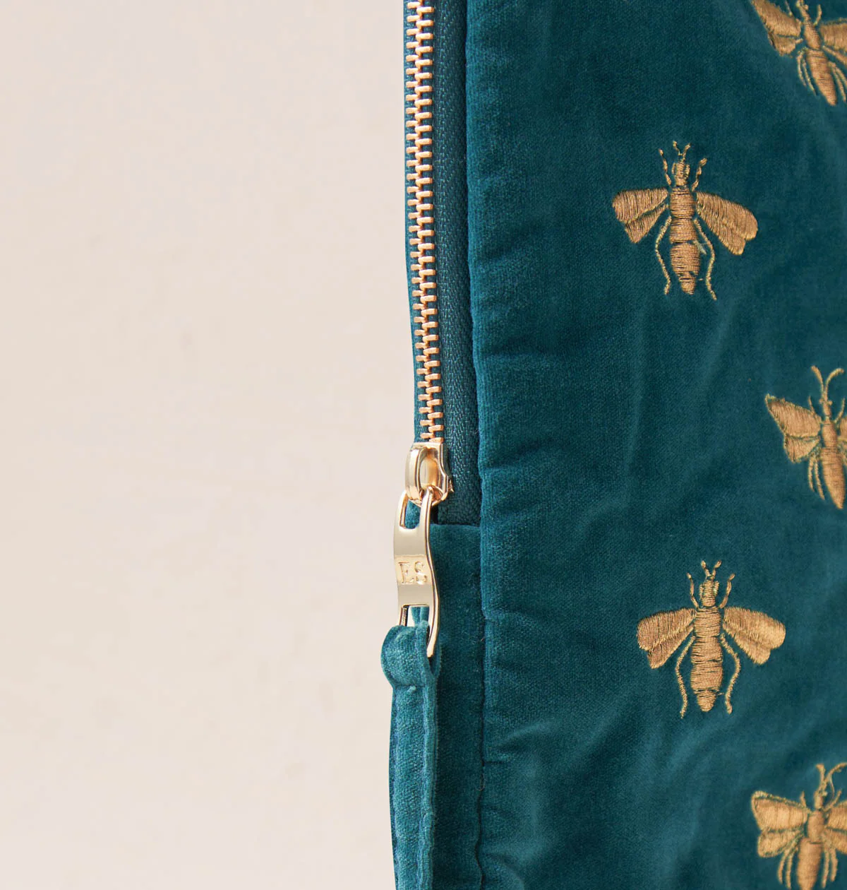 Honey Bee Laptop Sleeve Large - Image 4