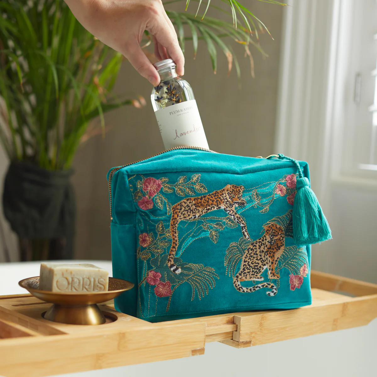 Jungle Jaguar Wash Bag - Image 7