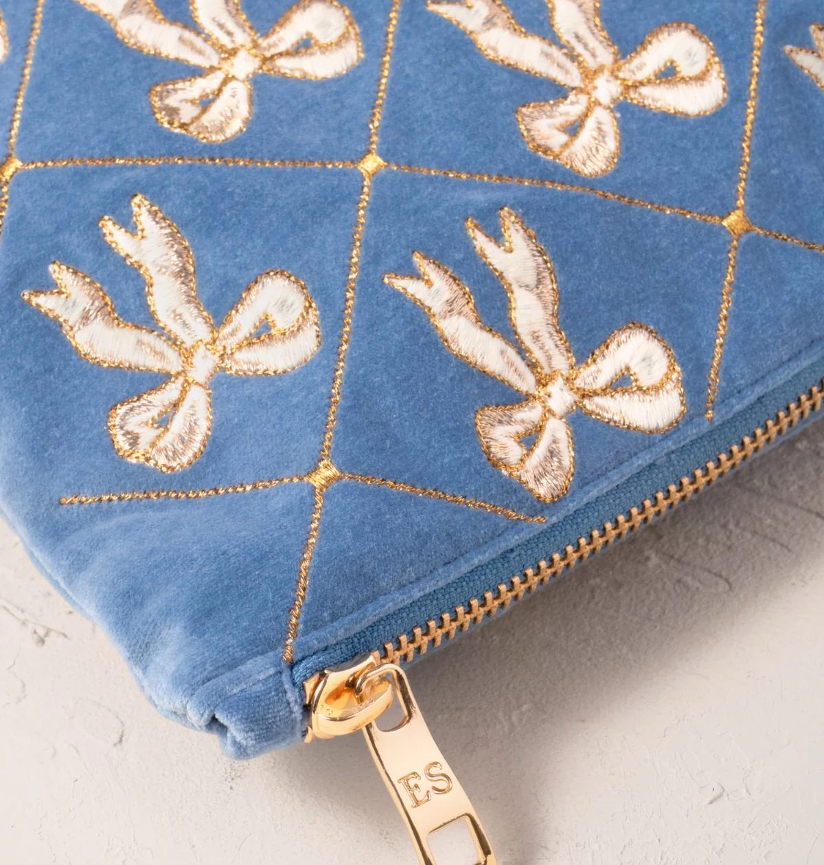 Lattice Bows Everyday Pouch - Image 3