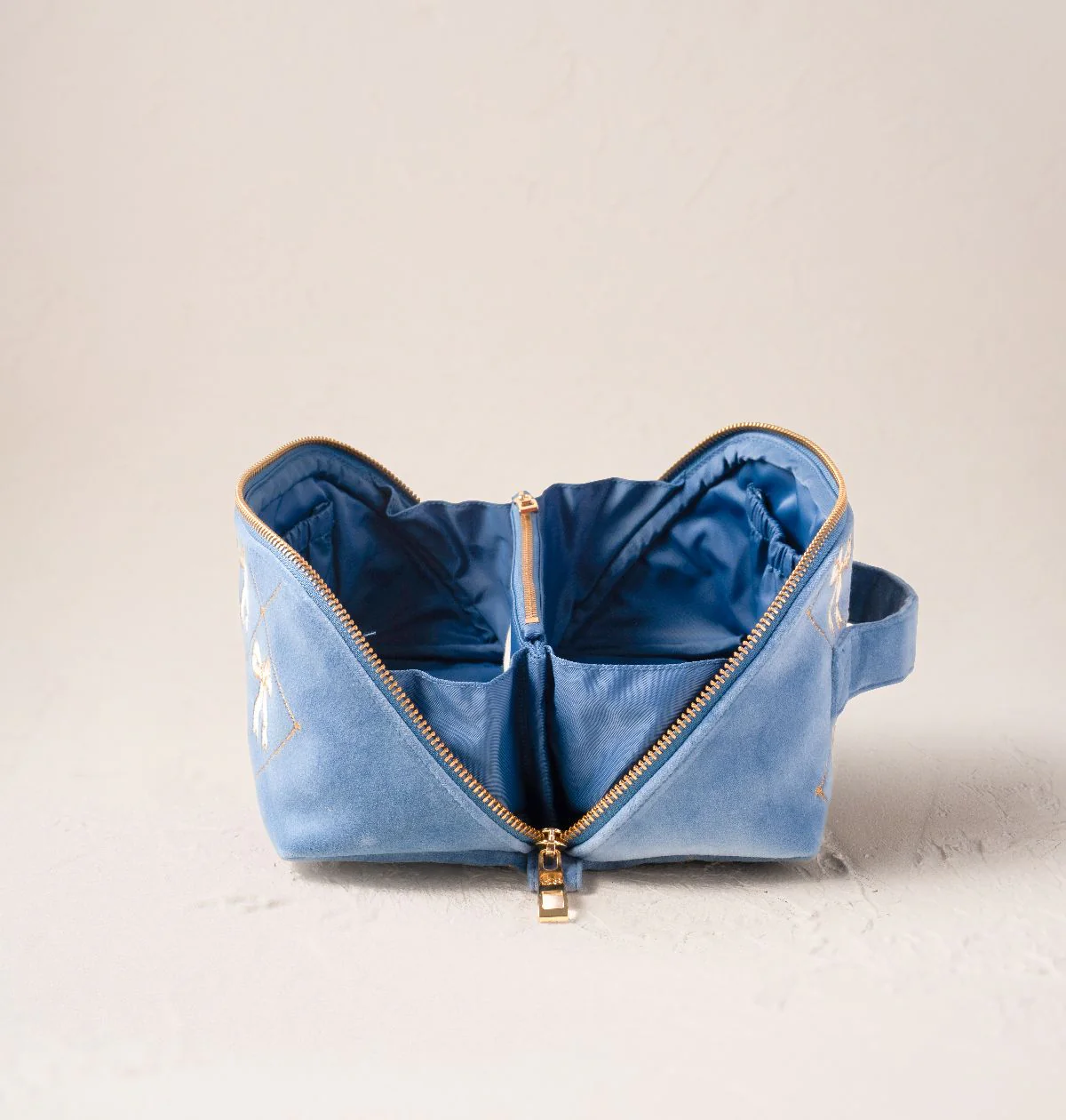 Lattice Bows Open Flat Makeup Bag - Image 2