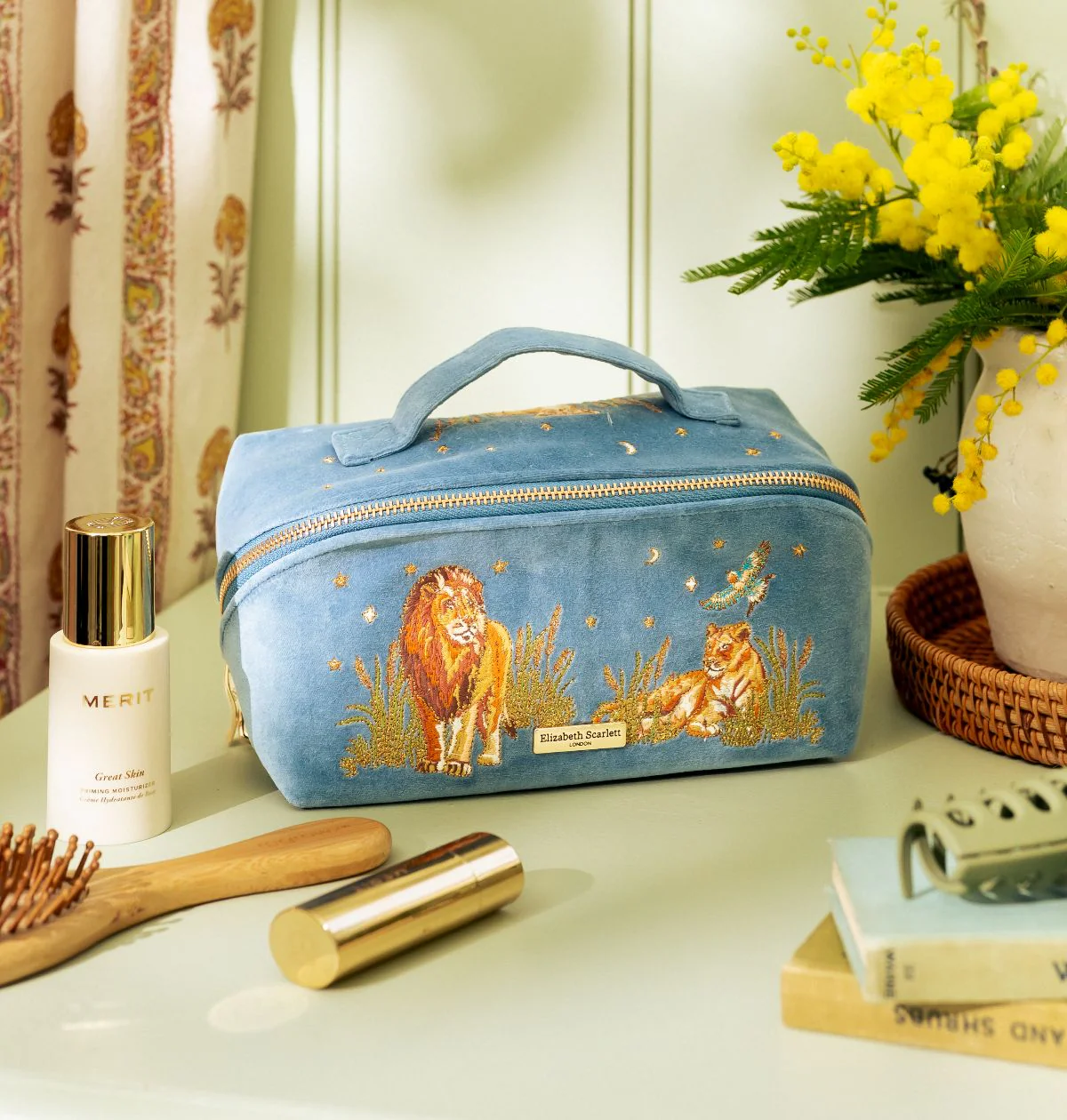 Lion Pride Open Flat Makeup Bag - Image 2