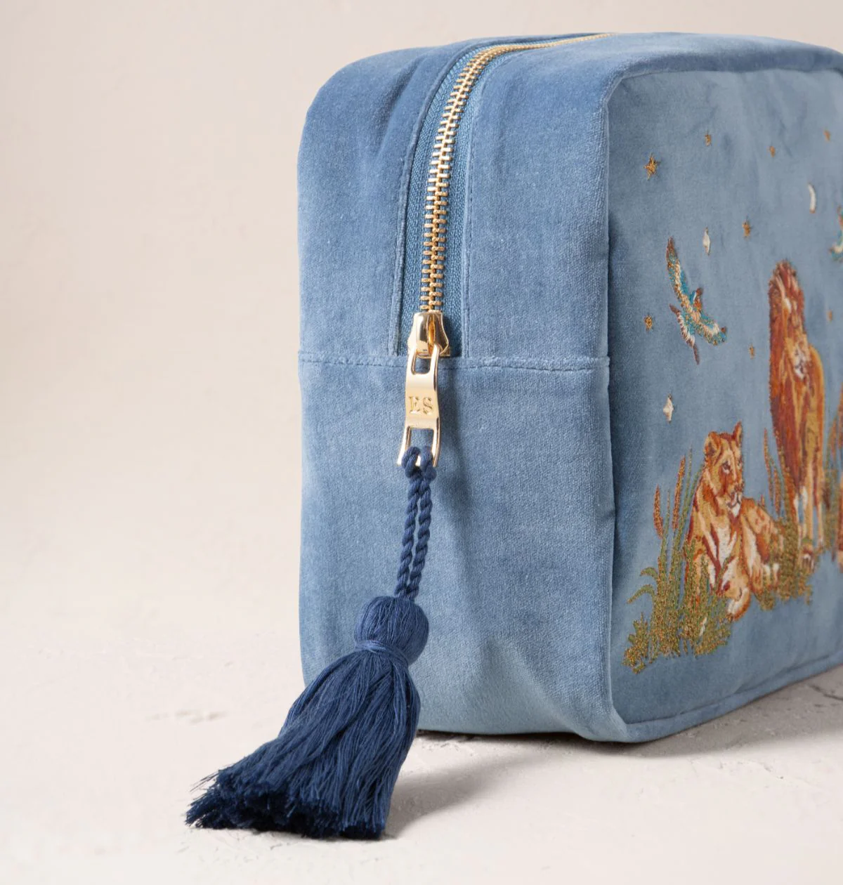 Lion Pride Wash Bag - Image 2