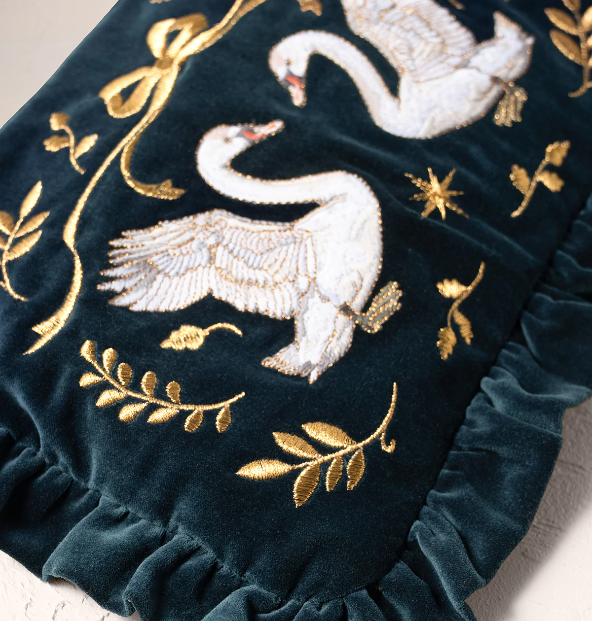 Majestic Swans Frill Pouch - Image 3