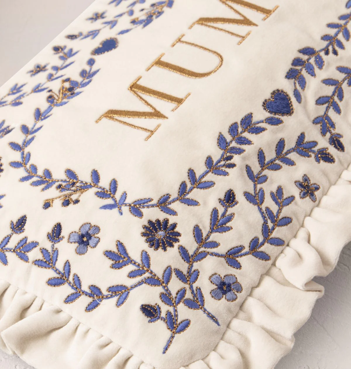 Mediterranean Garden Mum Frill Pouch - Image 3