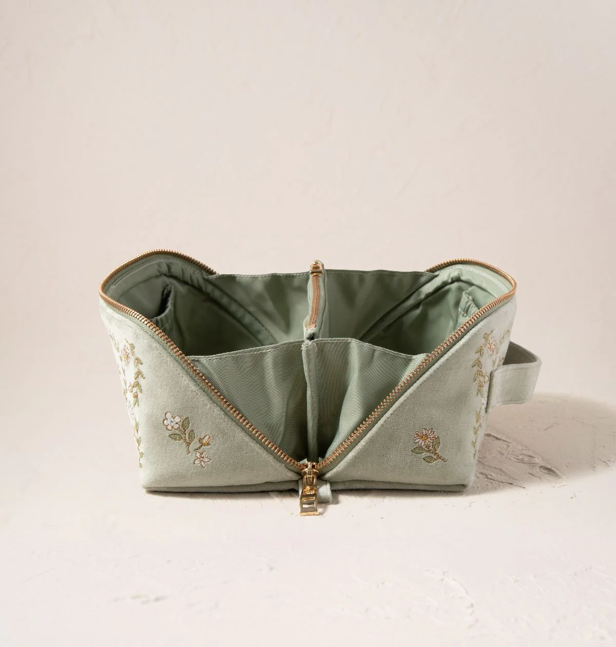 Mediterranean Garden Open Flat Makeup Bag - Image 2