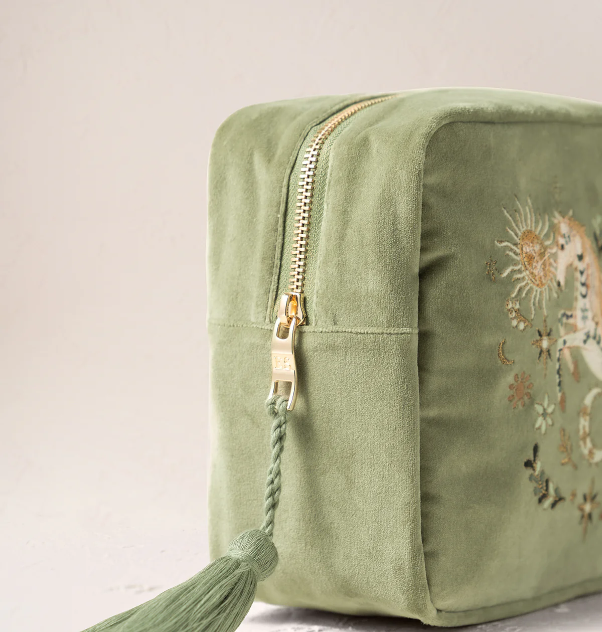 Mystical Horse Wash Bag - Image 2
