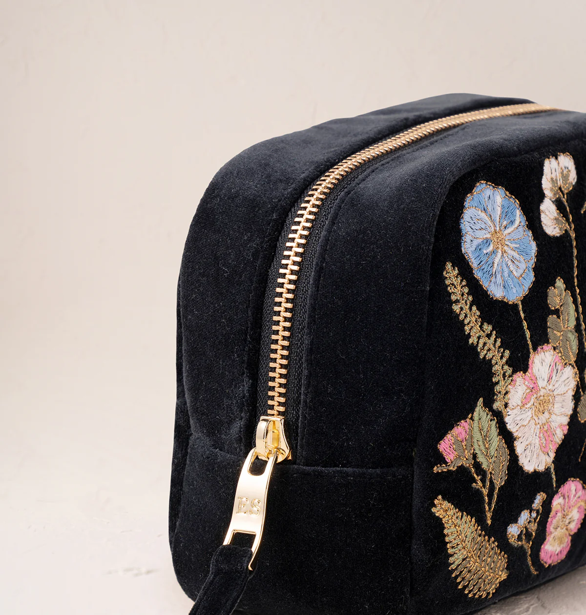 Pressed Flowers Makeup Bag - Image 4