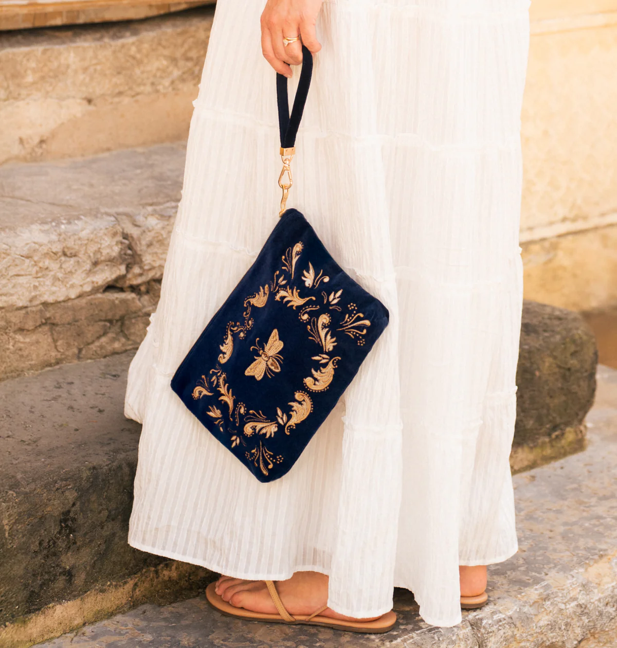 Provencal Bee Everyday Pouch - Image 2