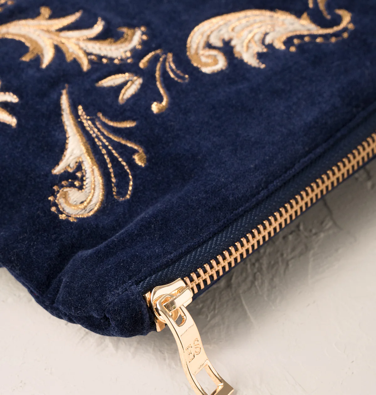 Provencal Bee Everyday Pouch - Image 4