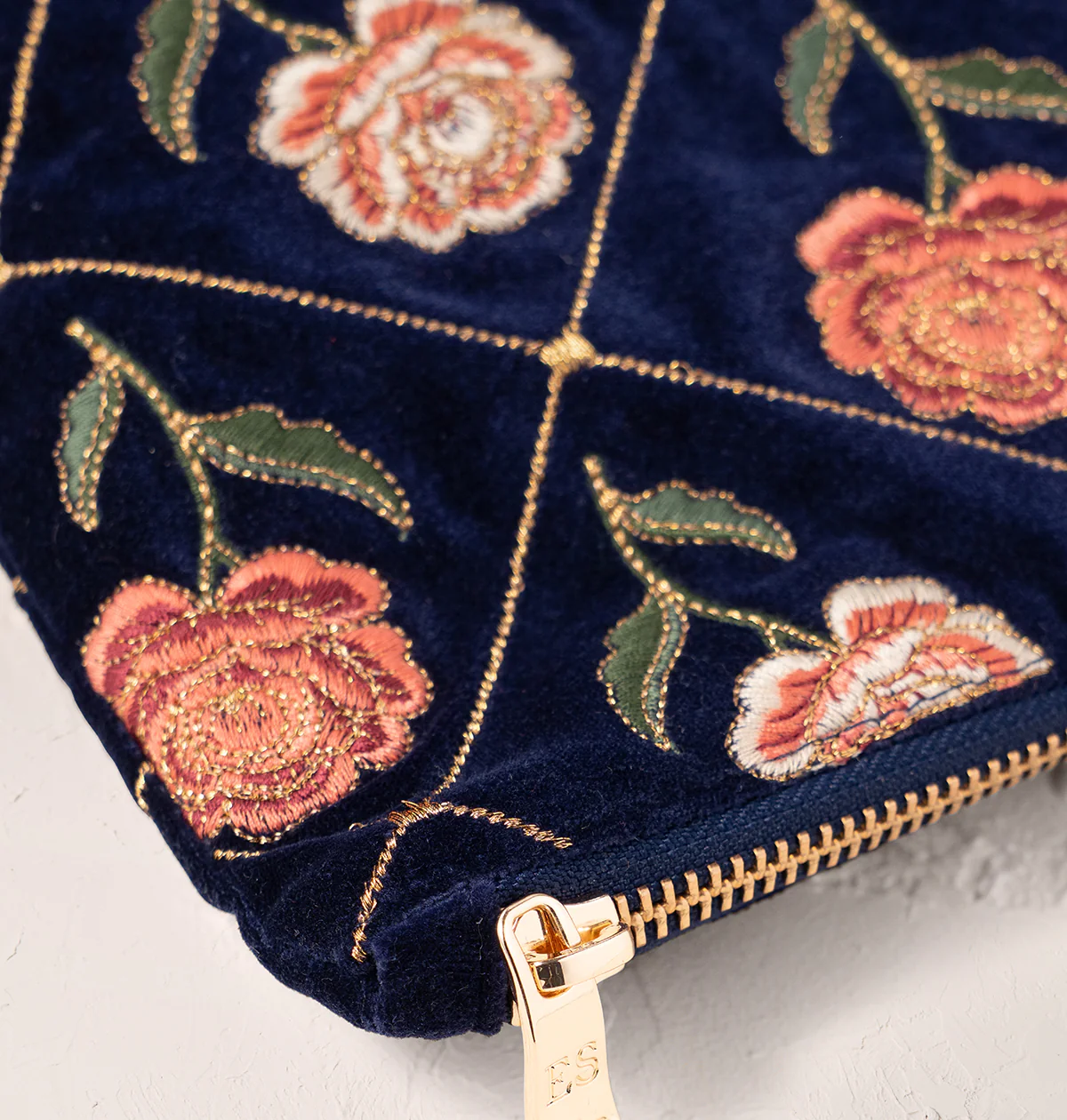 Rose Everyday Pouch - Image 2