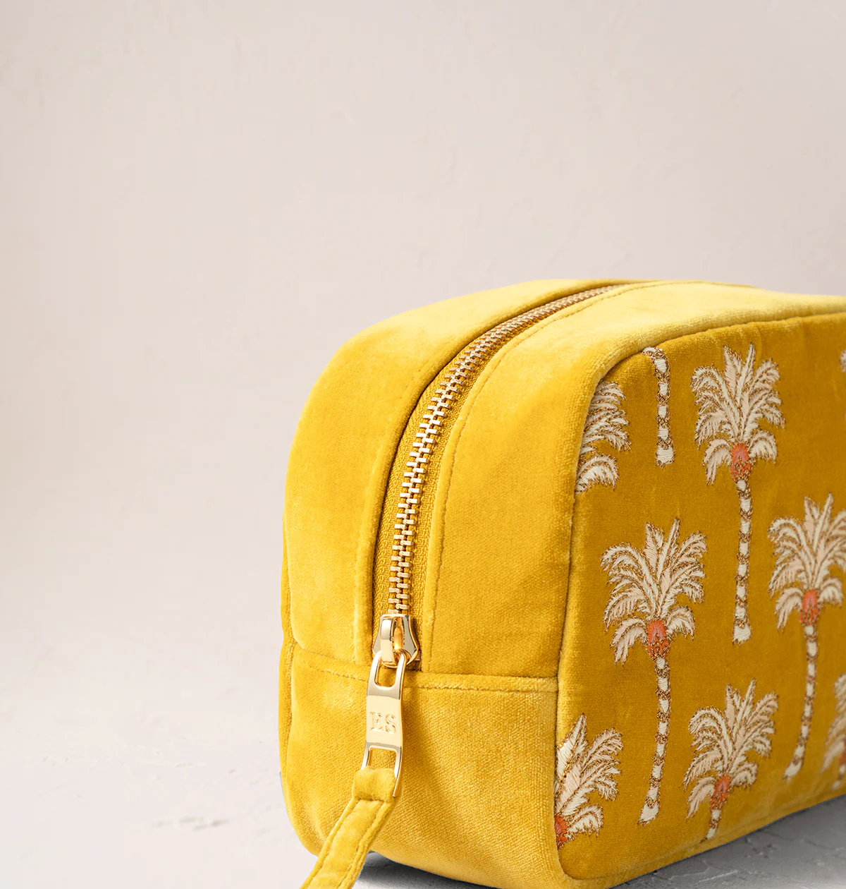 Sunrise Palms Makeup Bag - Image 3