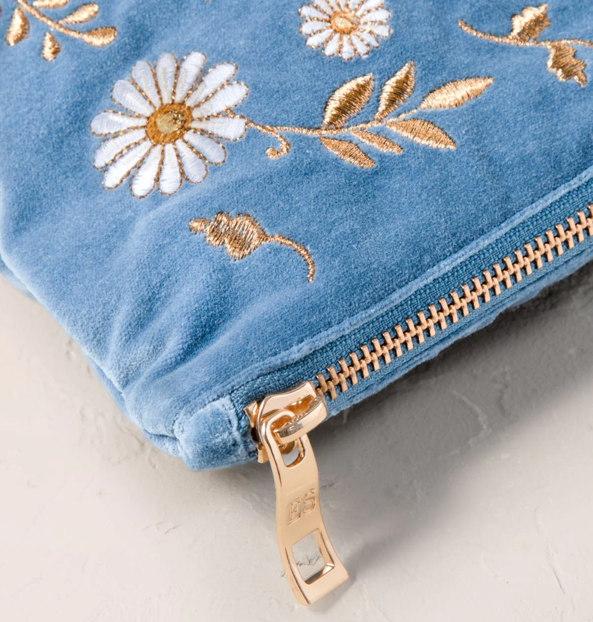 Swan Garden Everyday Pouch - Image 2