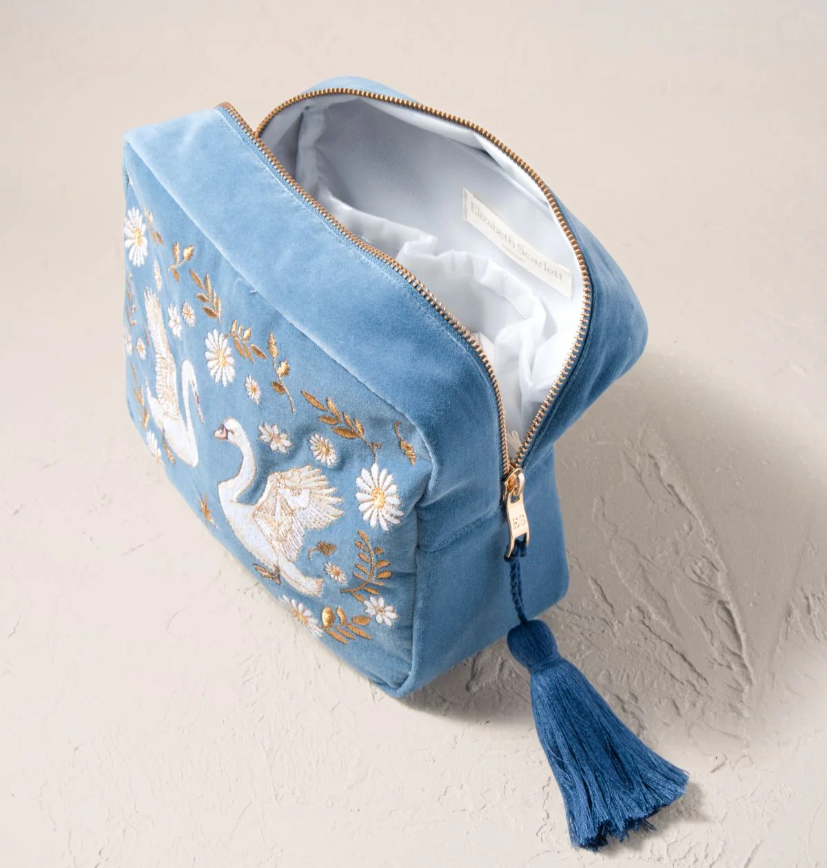 Swan Garden Wash Bag - Image 3