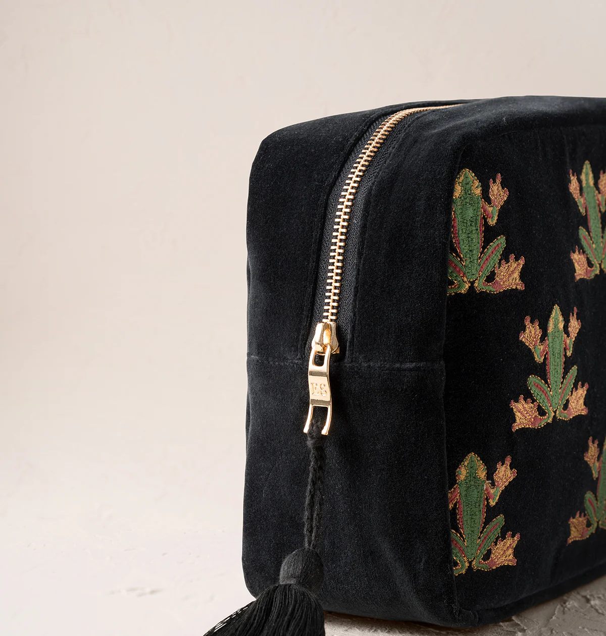 Tree Frogs Wash Bag - Image 3