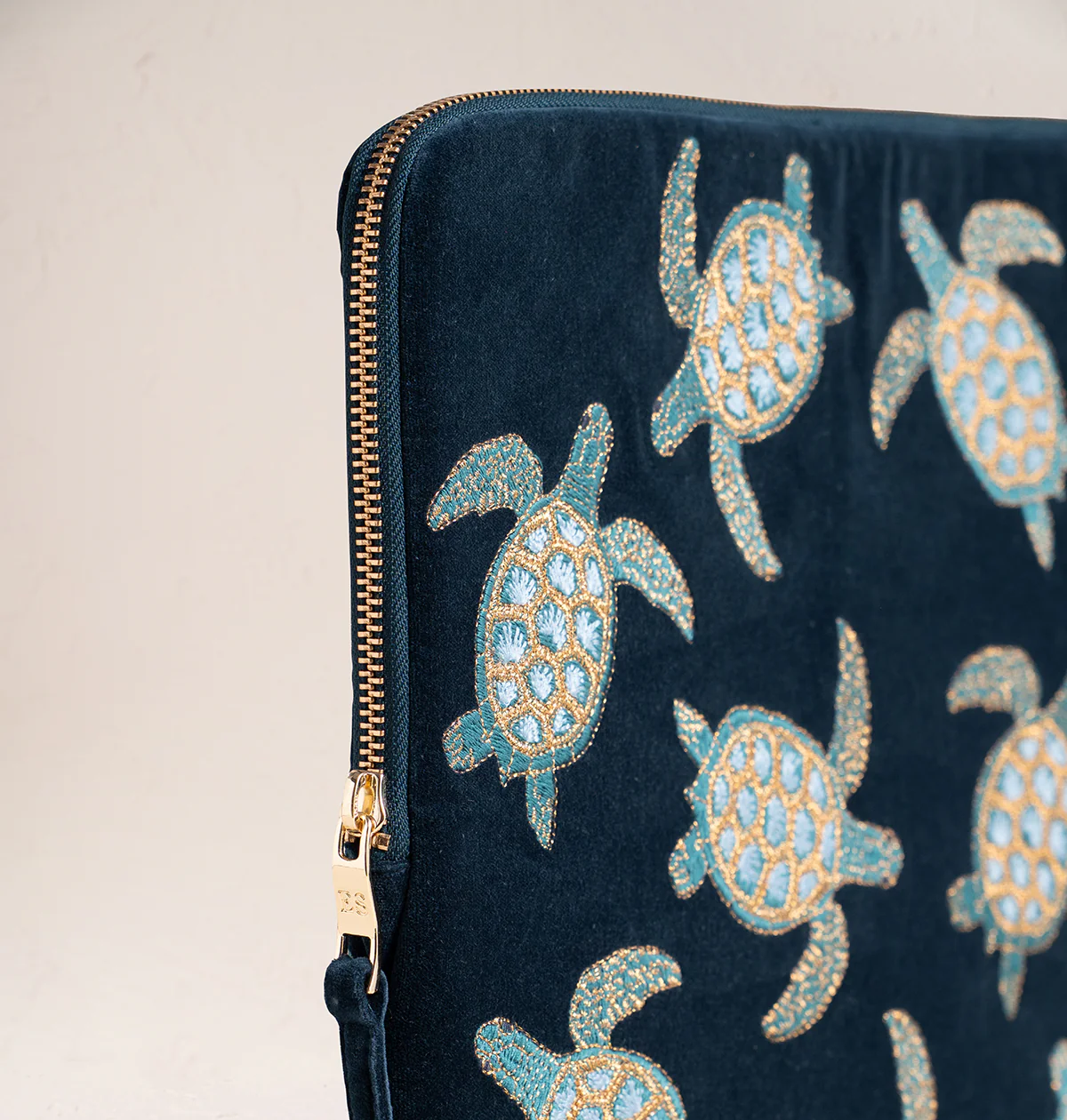 Turtle Conservation Laptop Case Large - Image 3