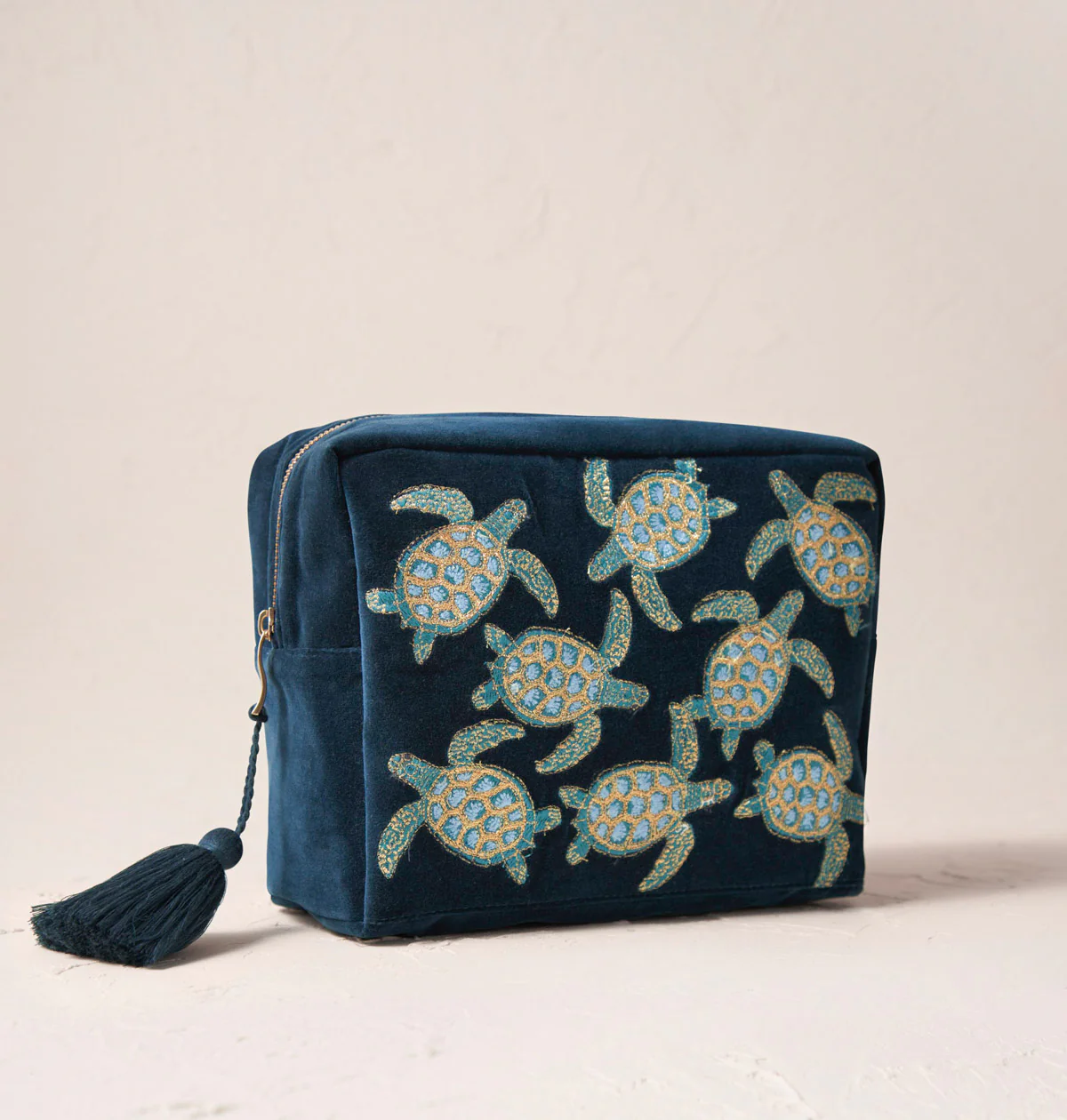 Turtle Conservation Wash Bag - Image 3