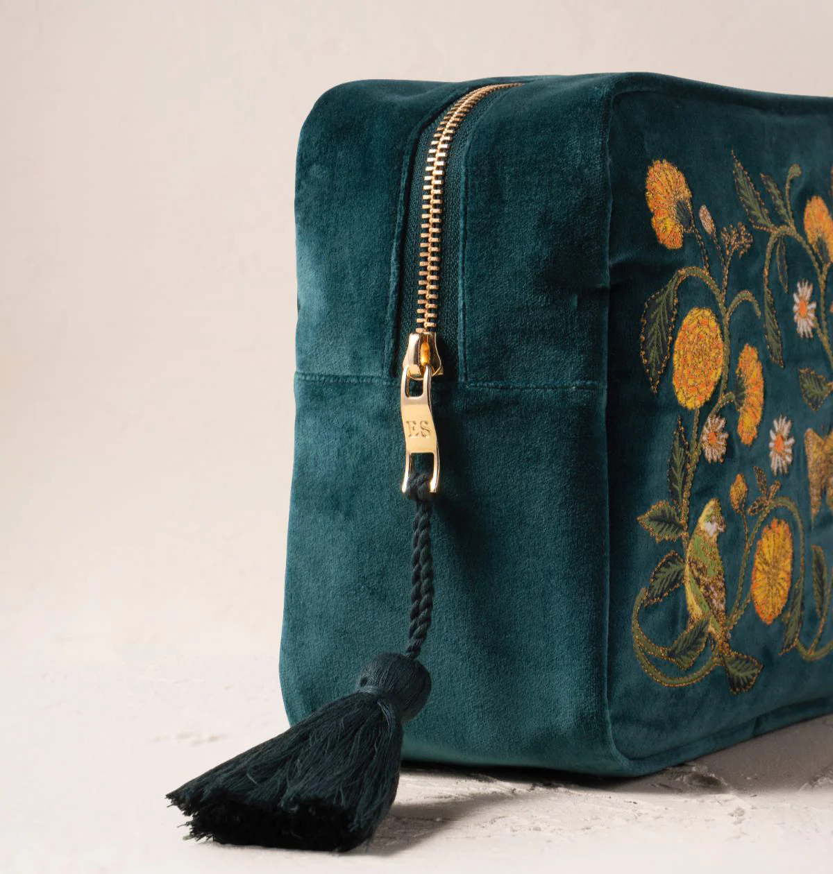 Wild Garden Wash Bag - Image 2