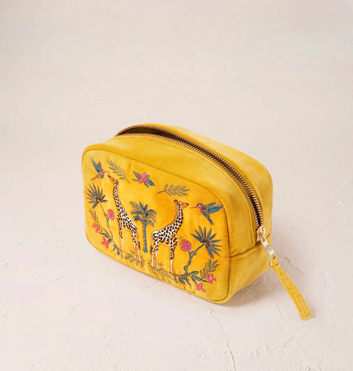 Wild Giraffe Palm Makeup Bag - Image 2