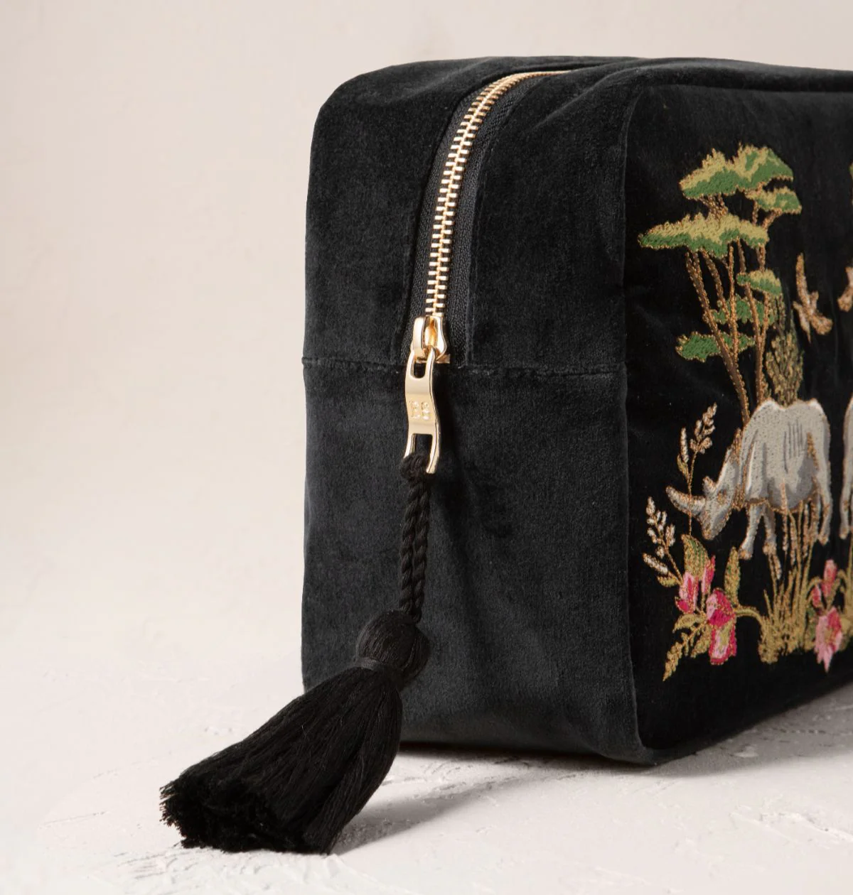 Wild Rhino Velvet Wash Bag - Image 3