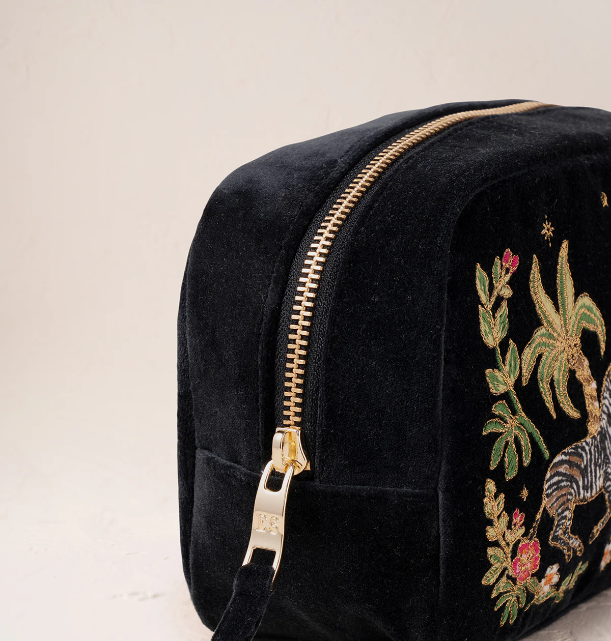 Wild Zebra Palm Makeup Bag - Image 4